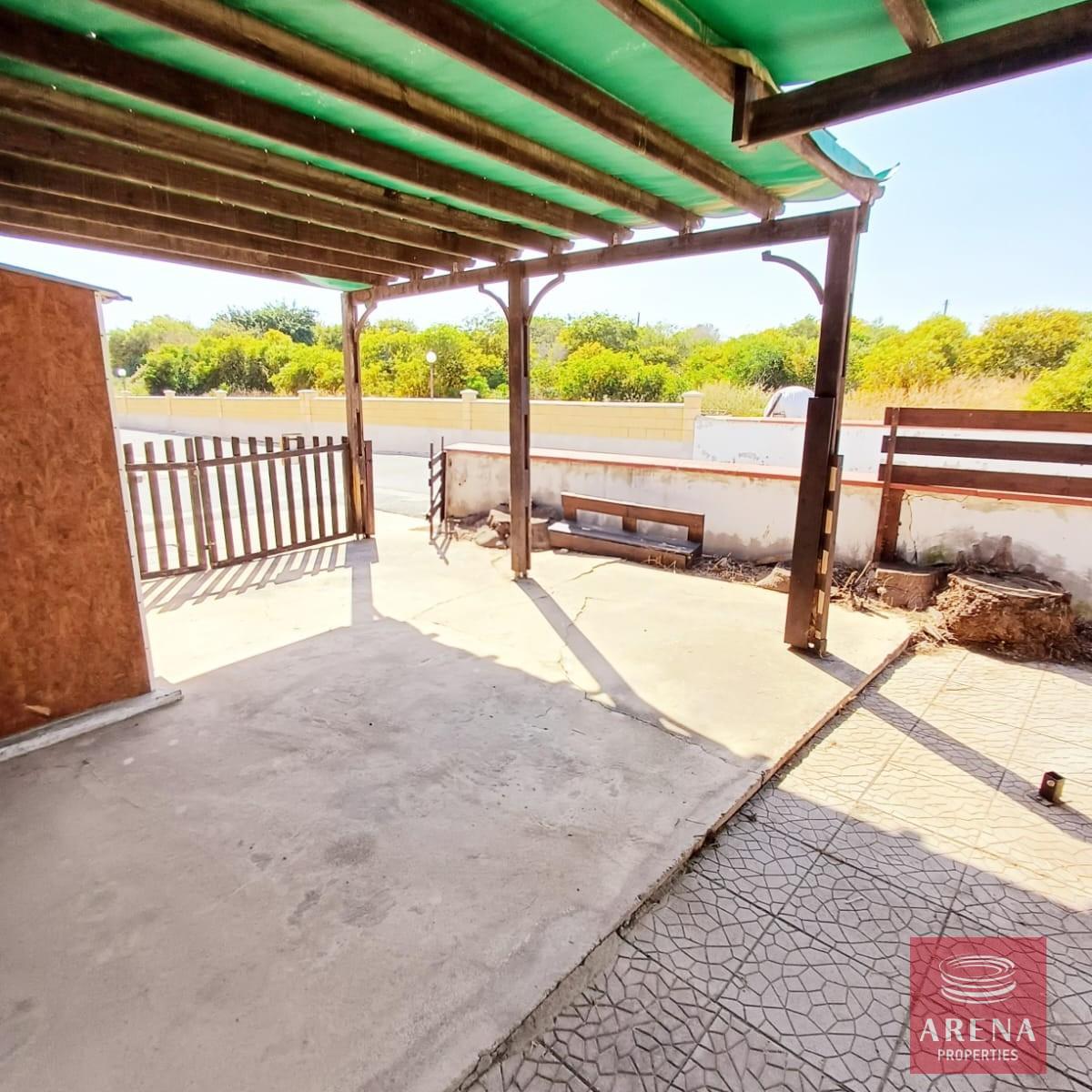 4-2-BED-HOUSE-IN-PERVOLIA-8749