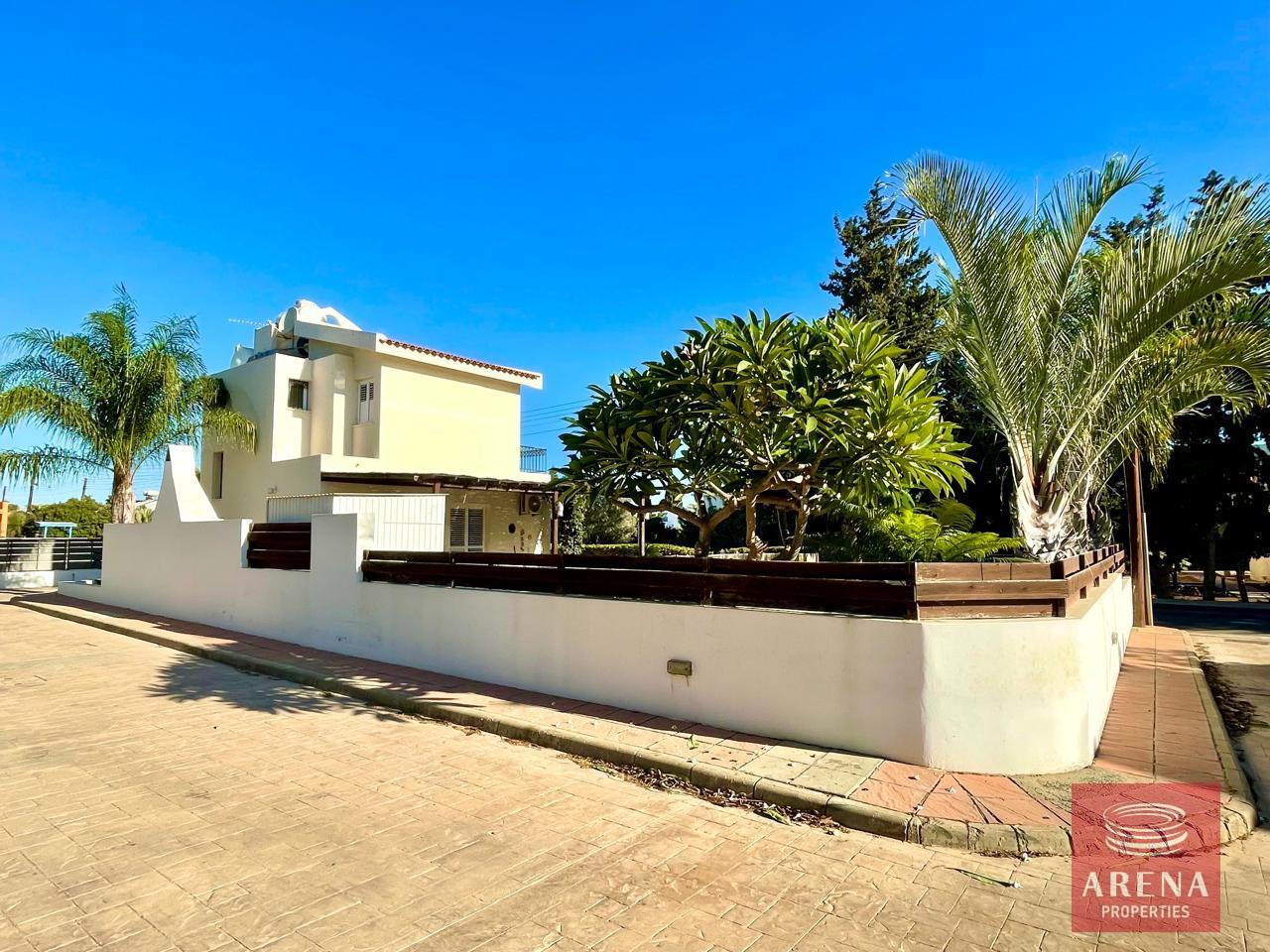 4-2-BED-VILLA-PROTARAS-8702