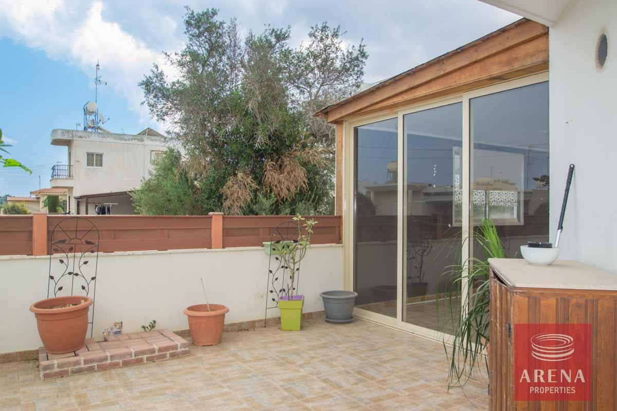 4-3-BED-APT-DERYNIA-5784-1-2