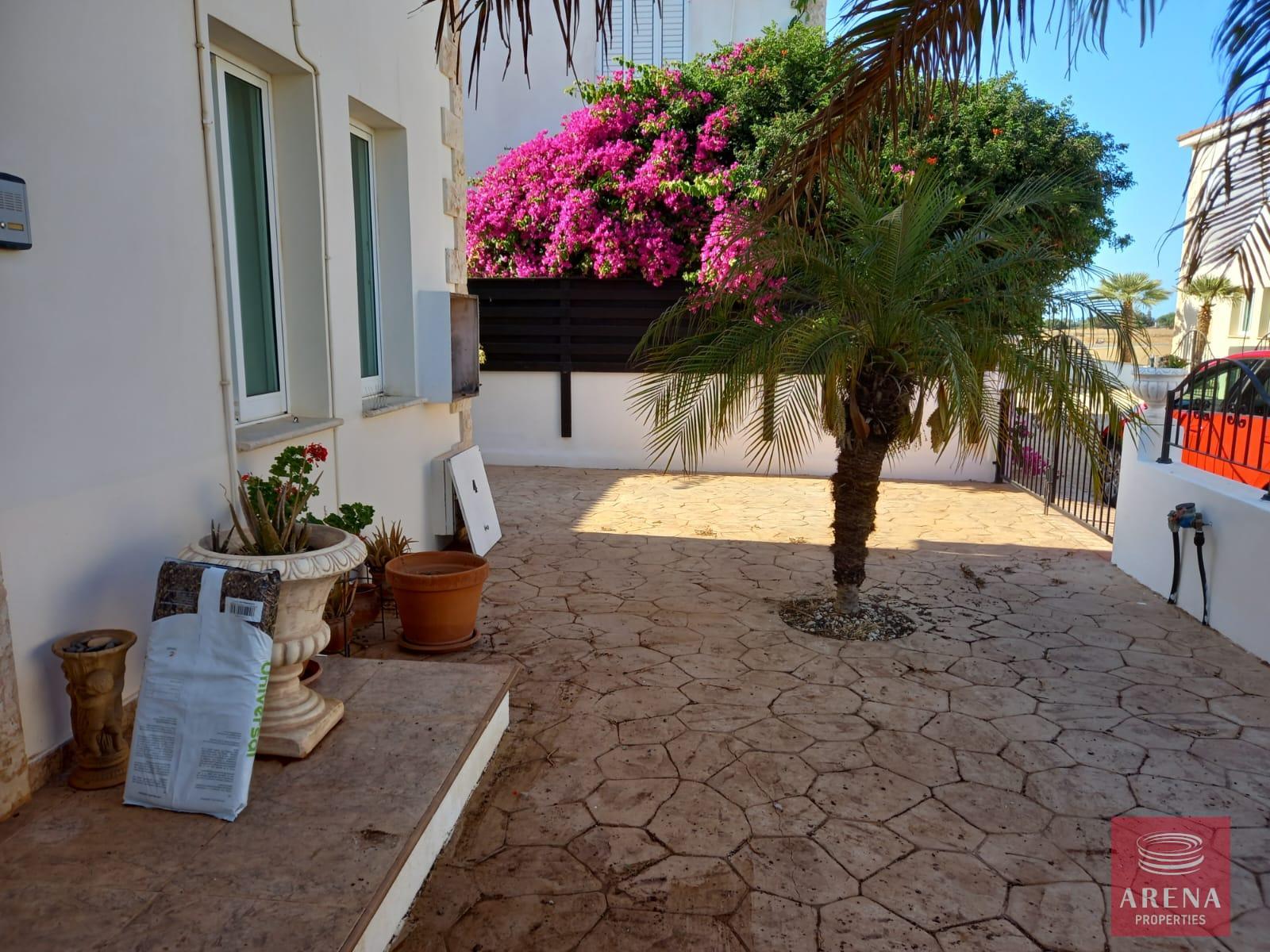 4-3-BED-VILLA-FOR-RENT-FRENAROS-8606