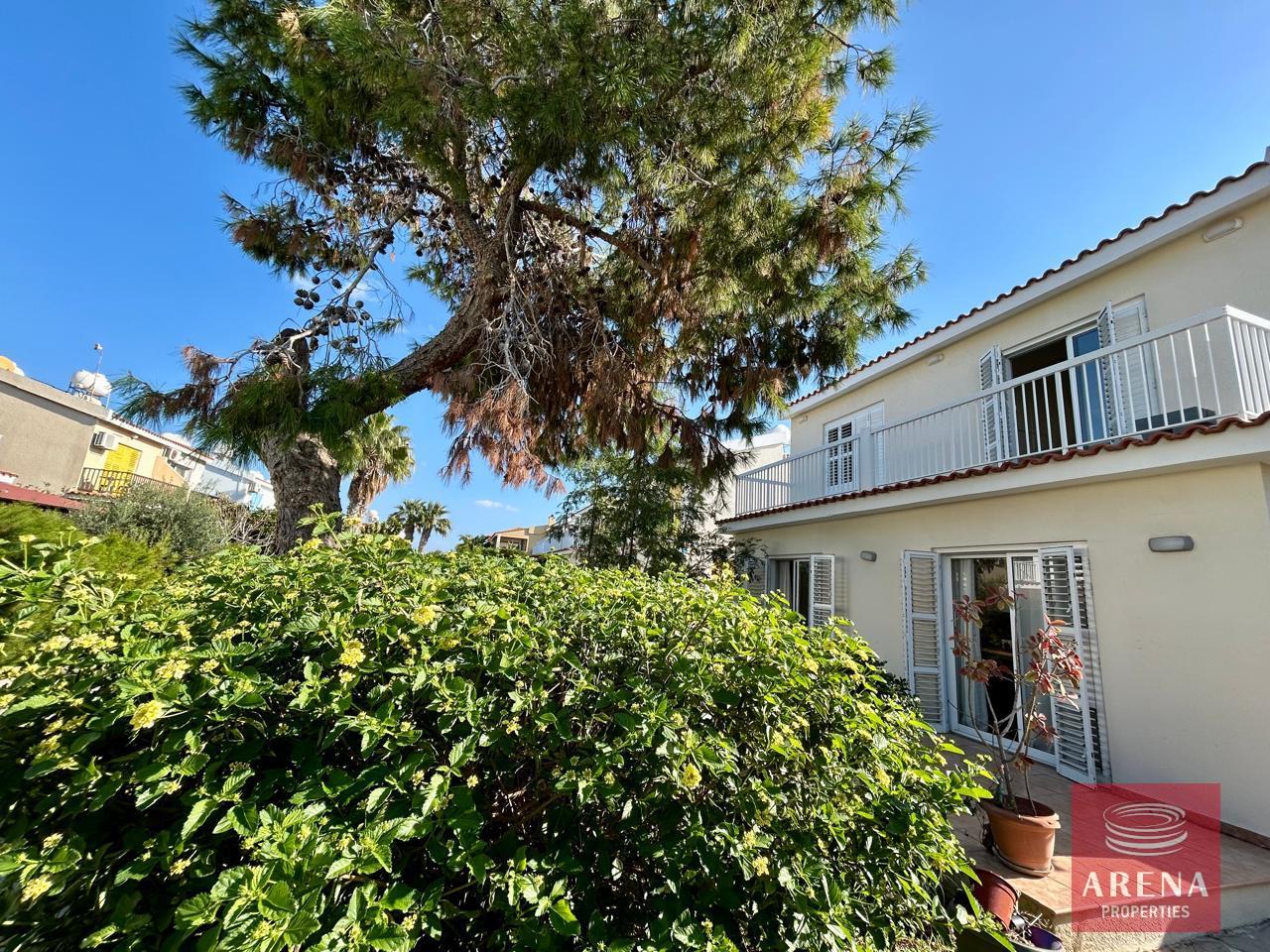 4-3-BED-VILLA-FOR-RENT-IN-PERVOLIA-9085