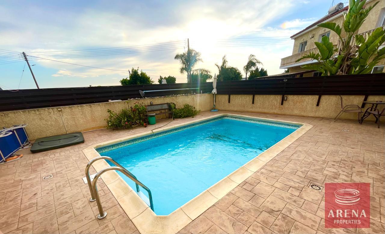 4-3-BED-VILLA-FRENAROS-8586