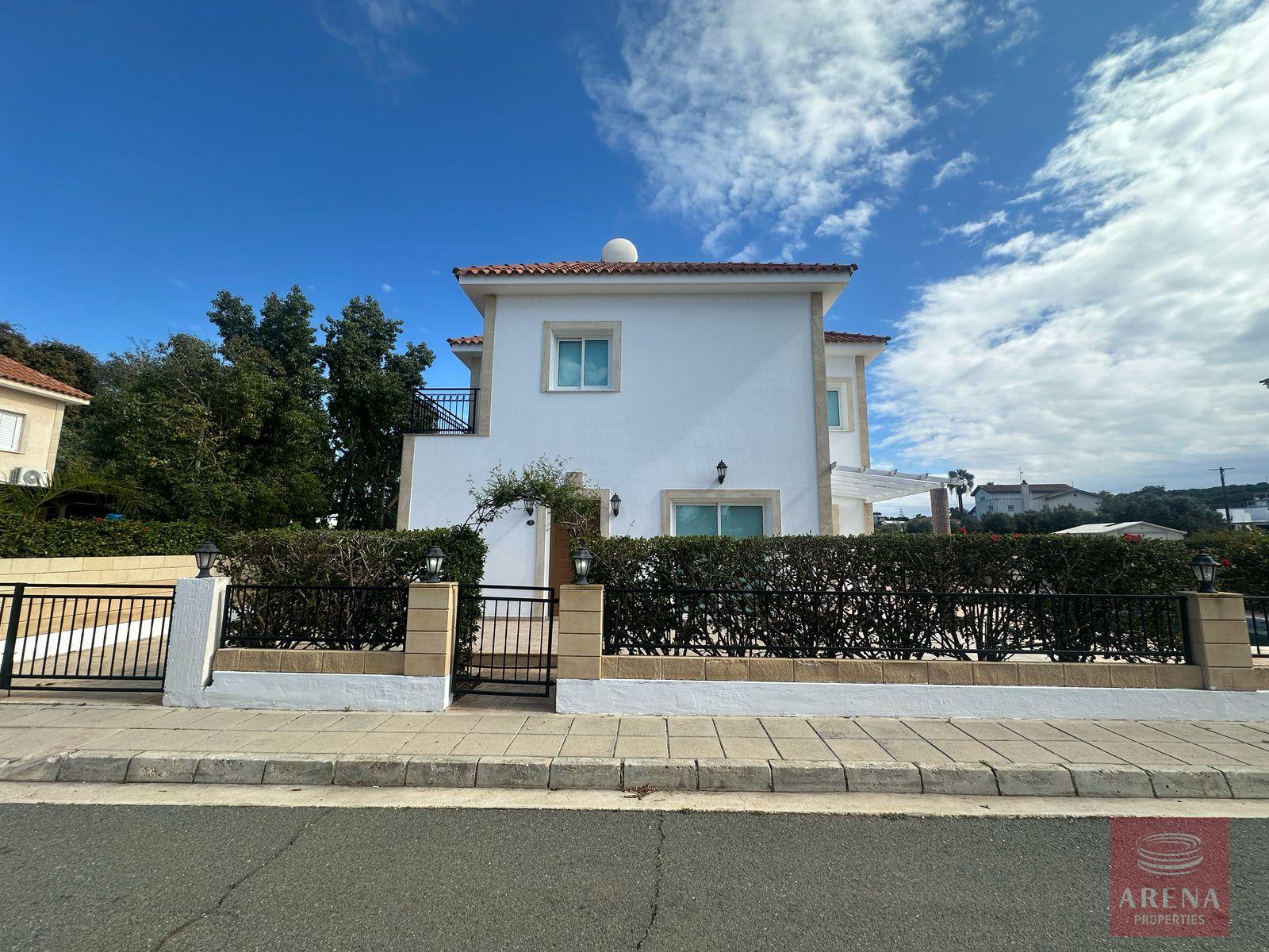 4-3-BED-VILLA-PROTARAS-9371