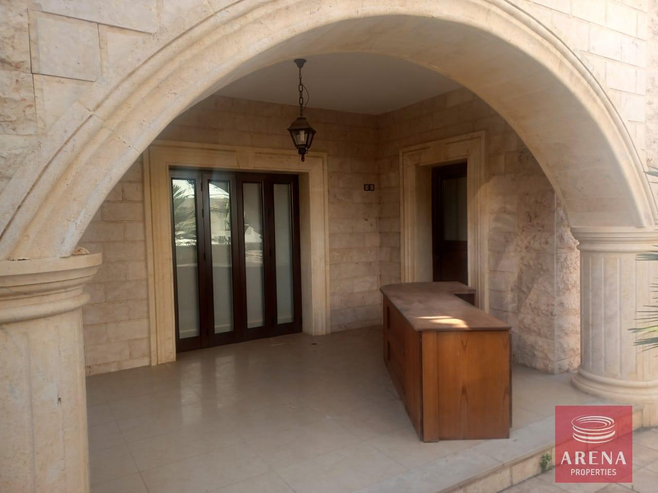 4-3-BED-VILLA-VRYSOULLES-9128