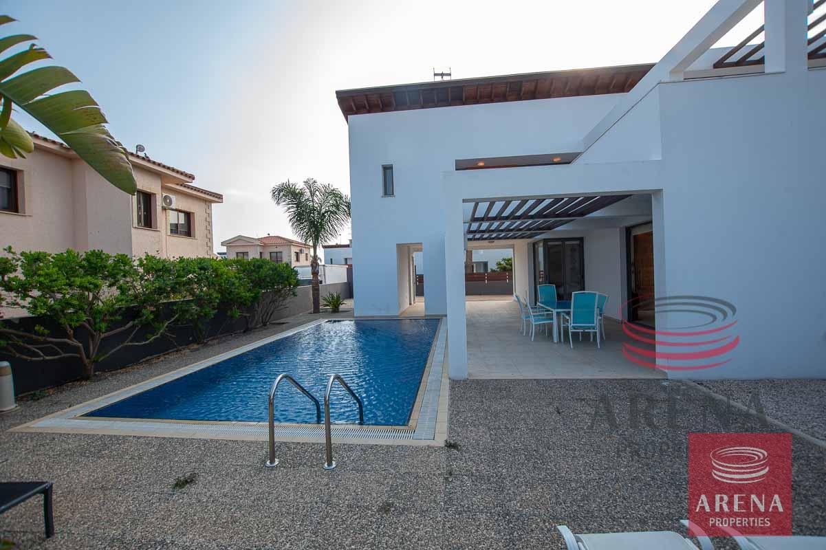 4-3-Bed-villa-in-ayia-thekla-5700