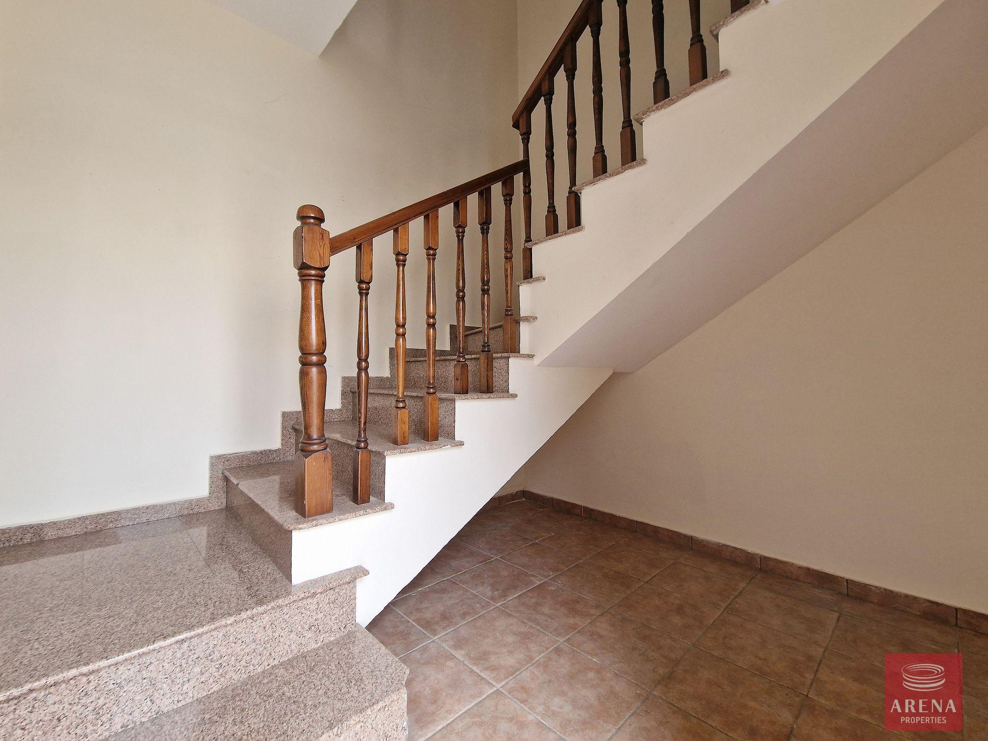 4-3-bed-apt-in-Derynia-7014