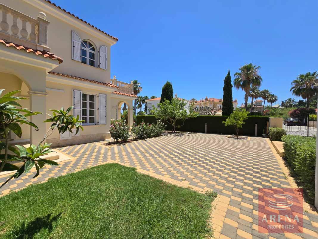 4-4-BED-VILLA-CAPE-GRECO-8275-2