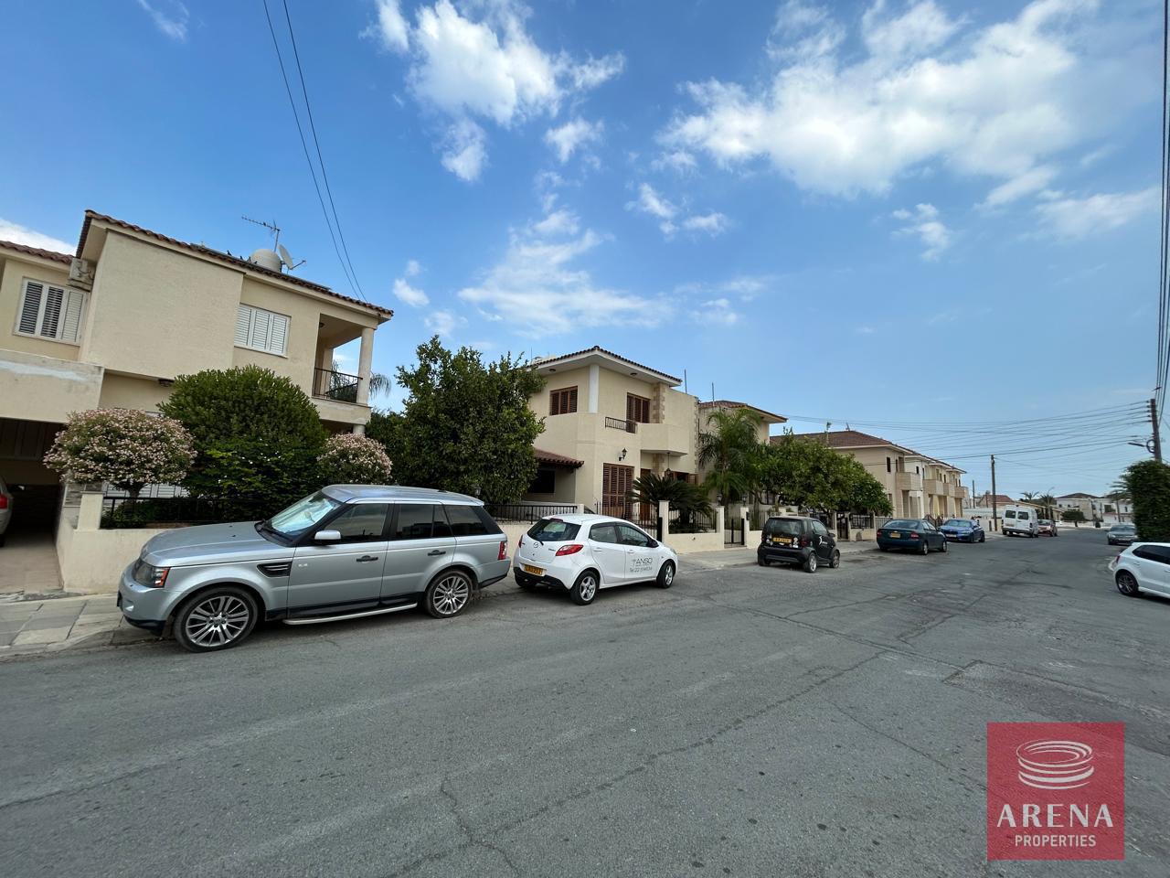 4-4-BED-VILLA-IN-ARADIPPOU-8641