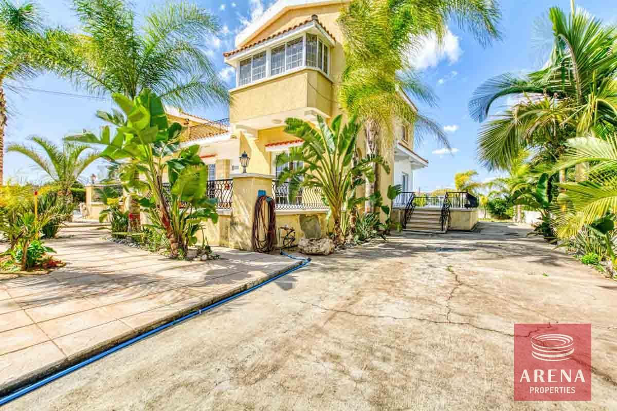 4-4-BED-VILLA-IN-PARALIMNI-6092-2