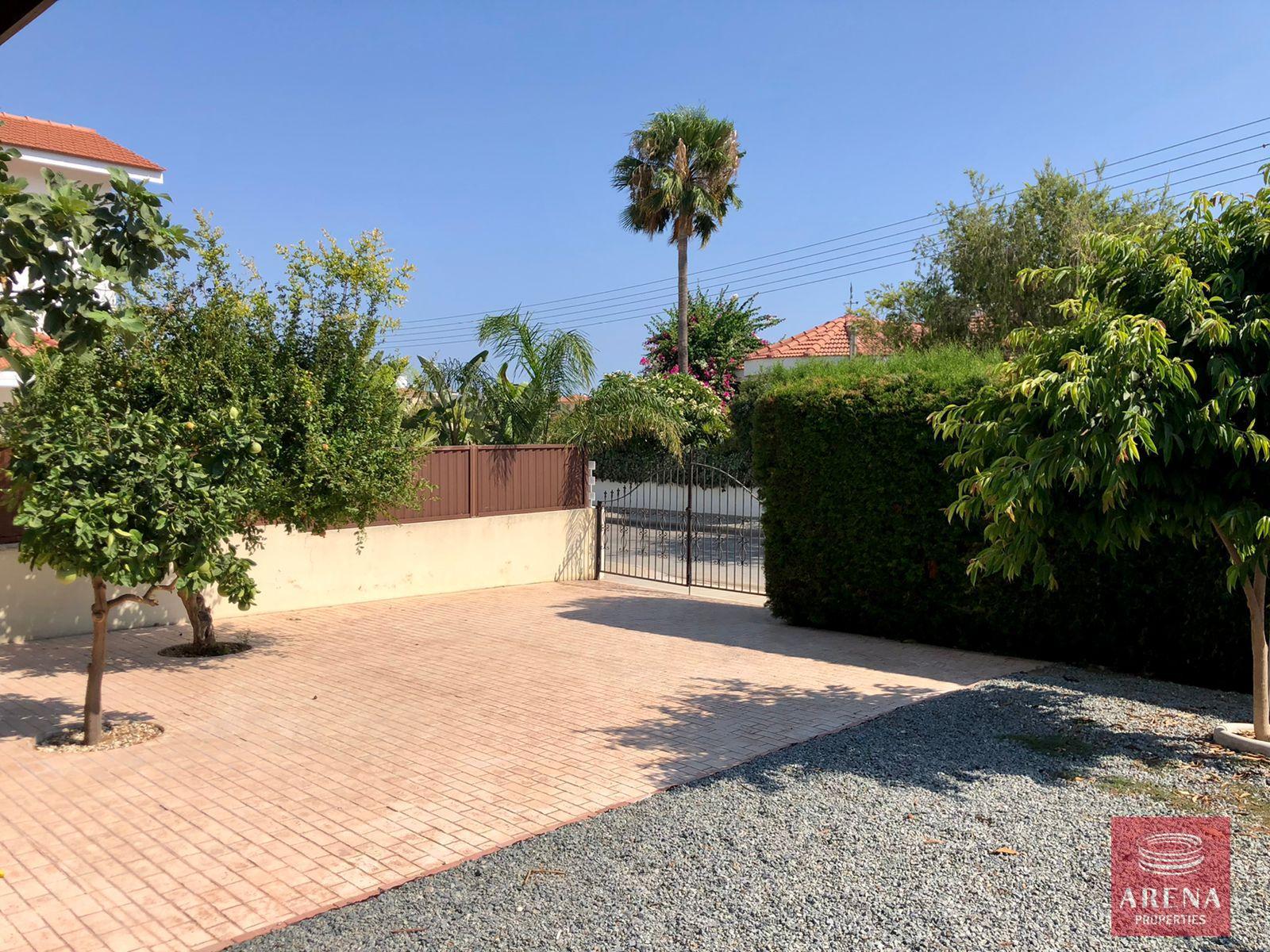 4-4-BED-VILLA-IN-PYLA-8300-1