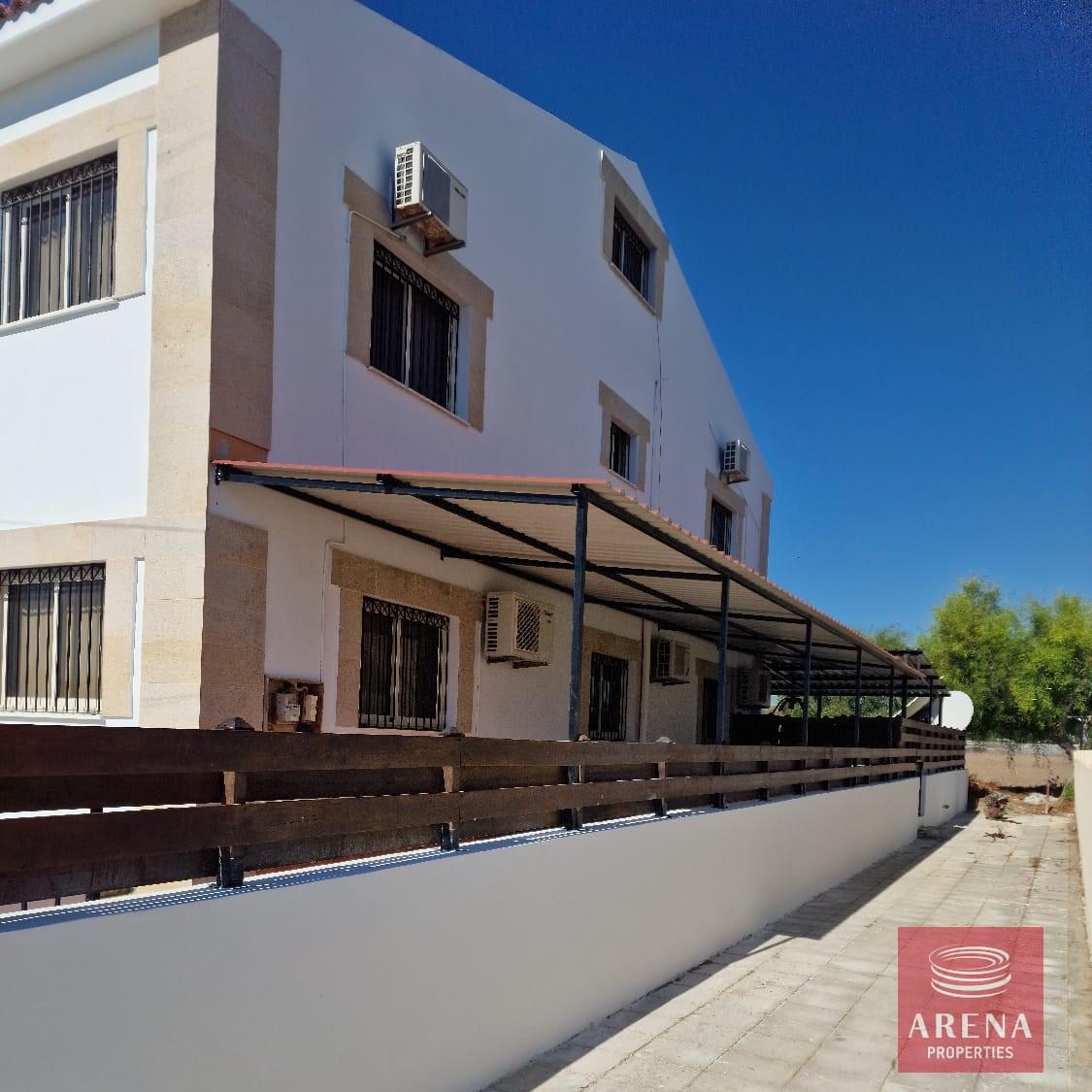 4-4-BED-VILLA-N-DROMOLAXIA-8698