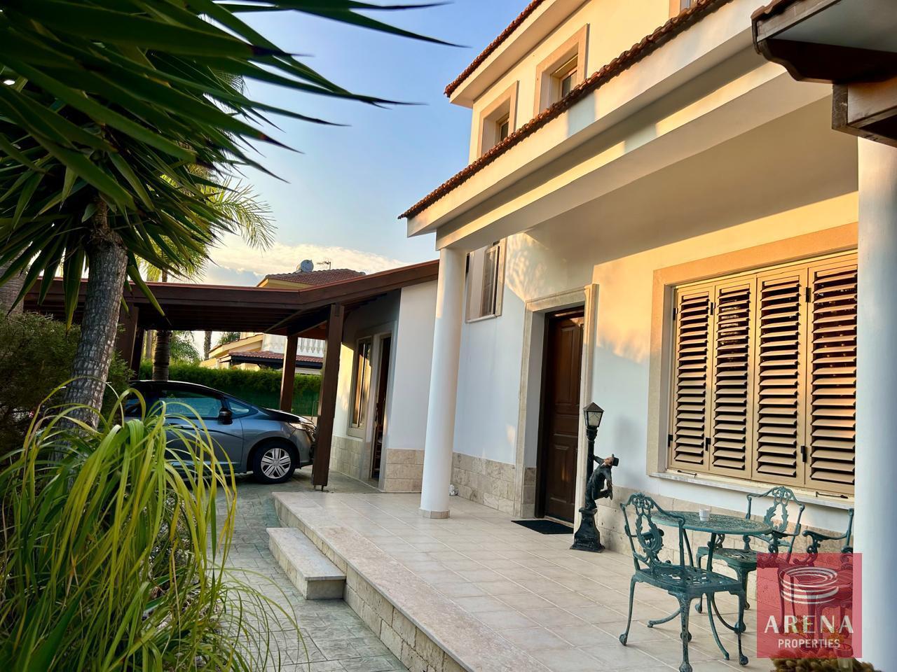 4-4-BED-VILLA-PERVOLIA-8659