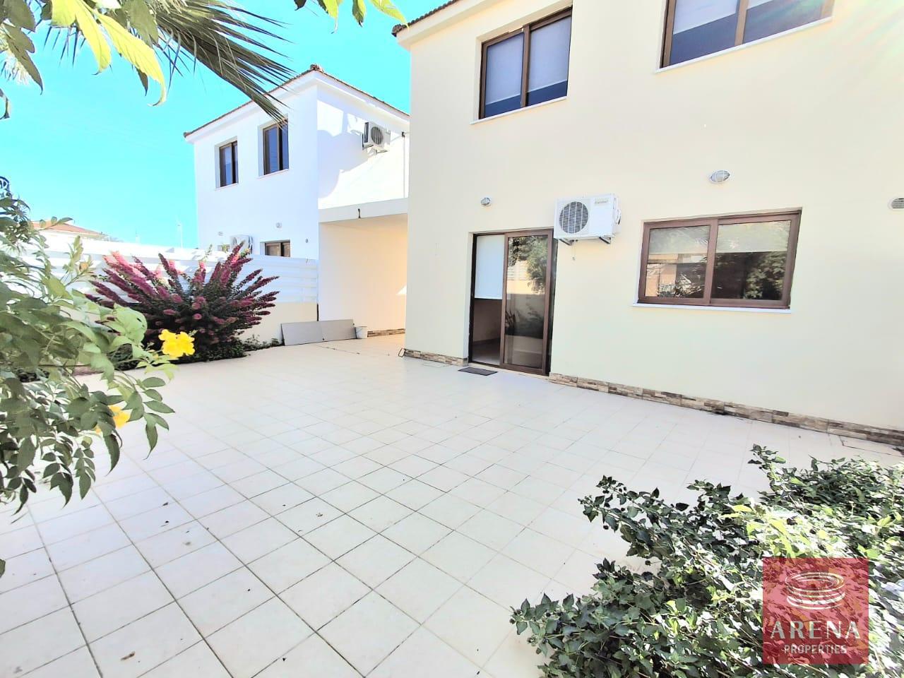 4-4-bed-villa-in-alethriko-9072