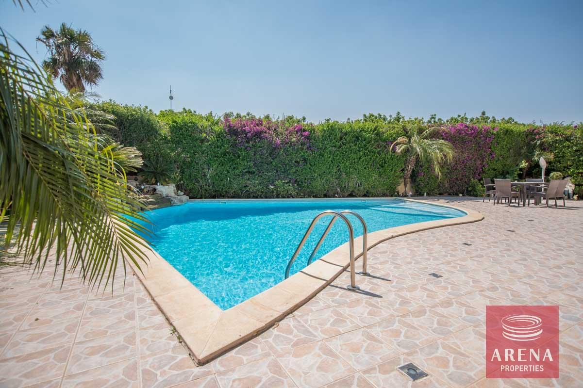 4-4-bed-villa-in-ayia-thekla_0