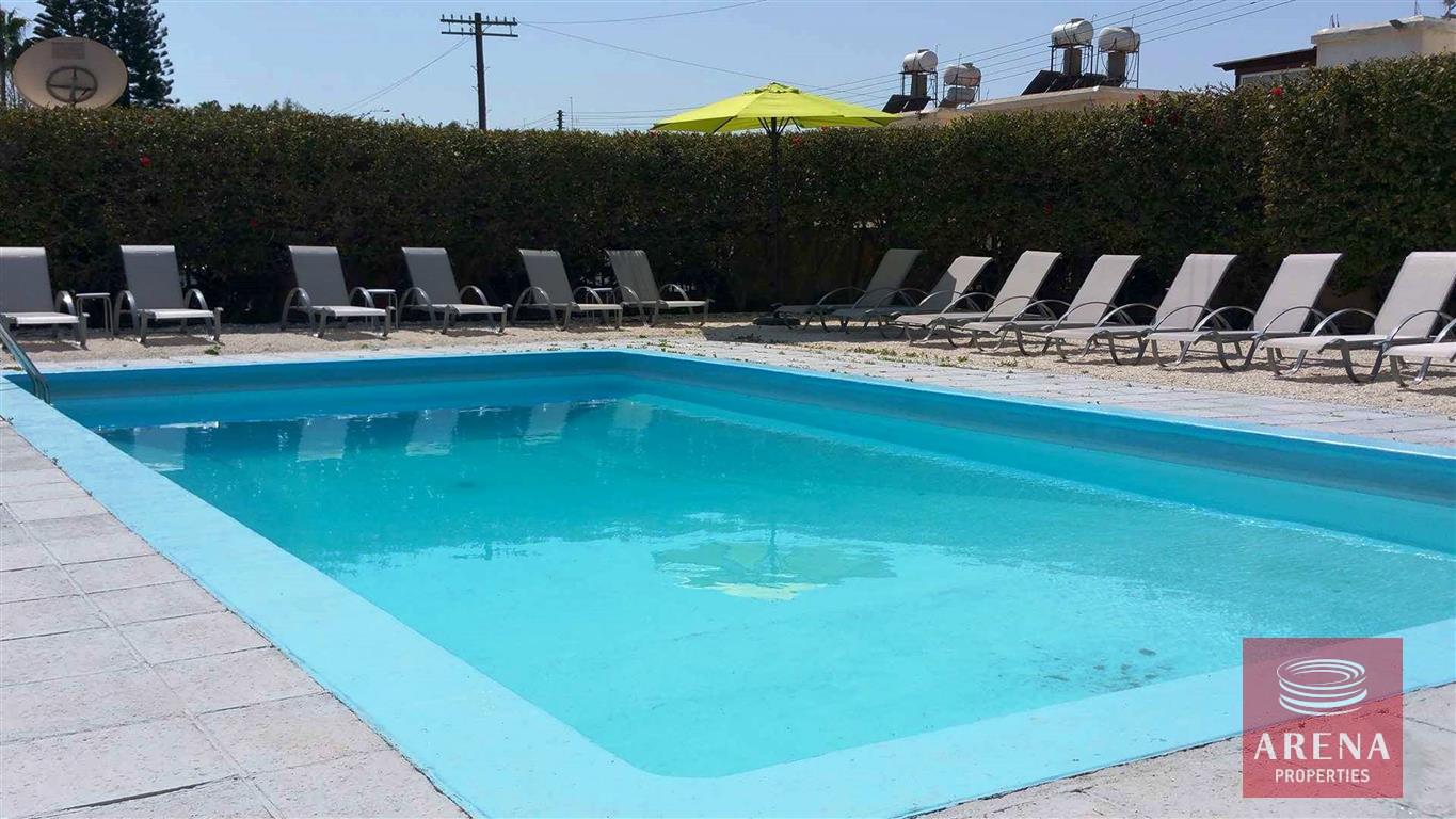 4-6-bed-villa-for-sale-in-ayia-napa-pool-1