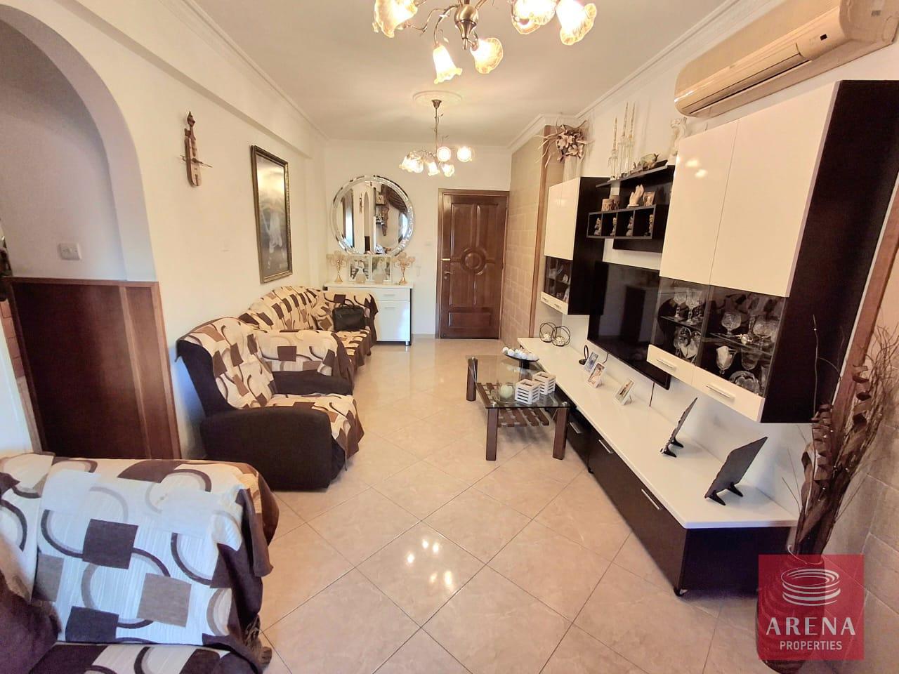 4-APT-IN-LARNACA-9173