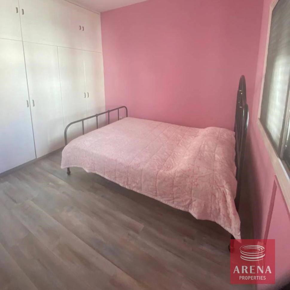 4-APT-IN-MAKENZY-8564