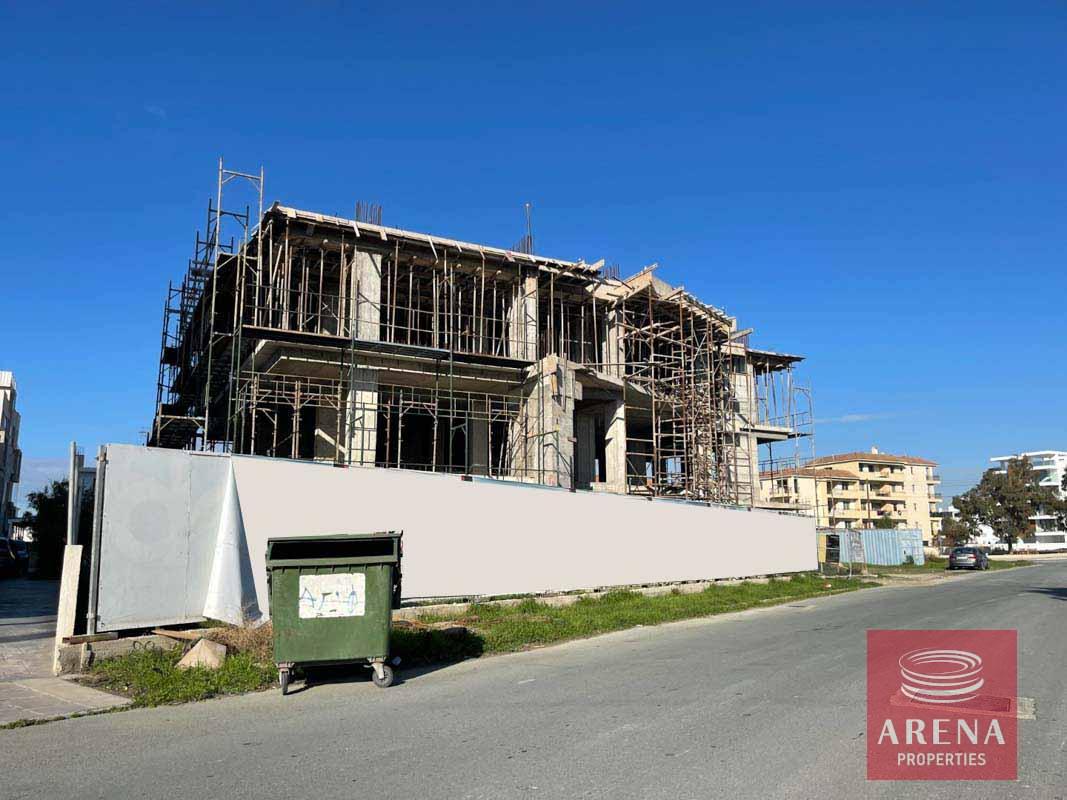 4-Apartment-behind-blue-radison-5580-1