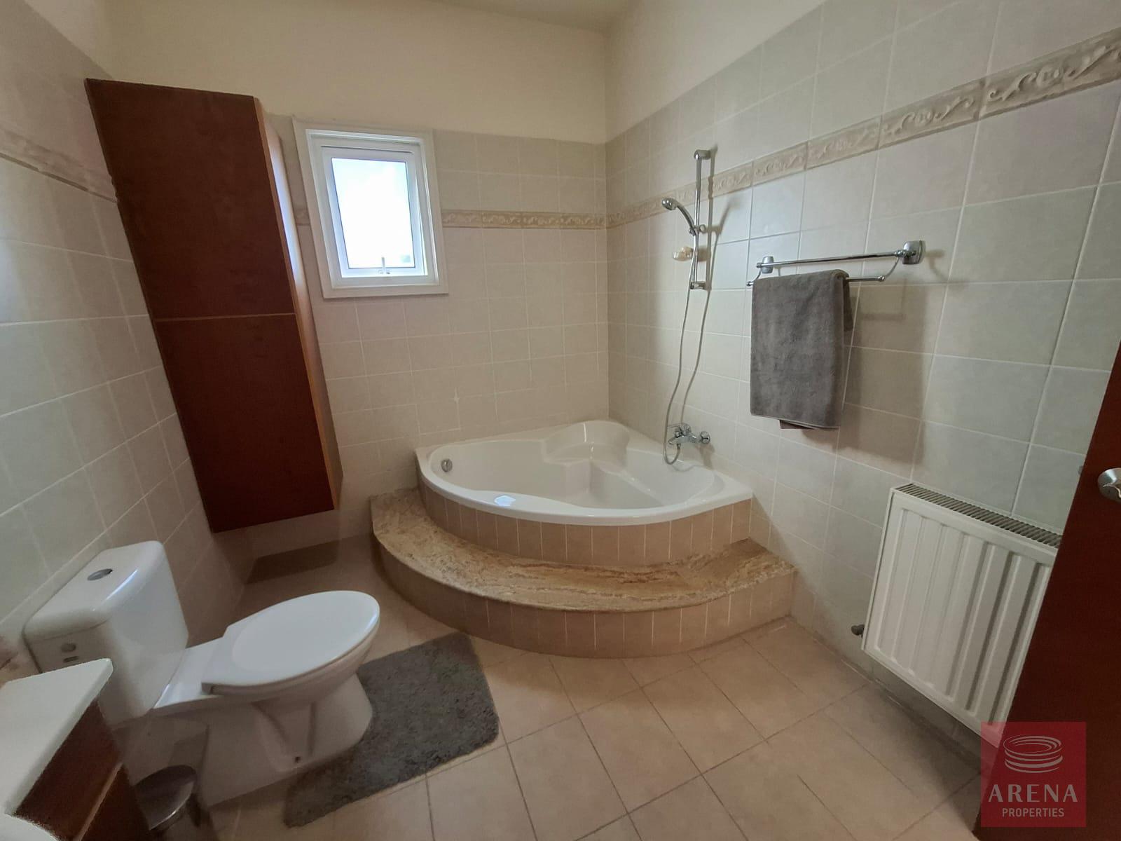 4-BED-VILLA-FOR-RENT-ARADIPPOU-9687-24