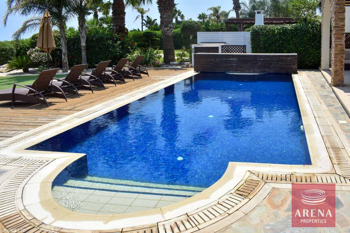 4-FRONT-LINE-VILLA-2