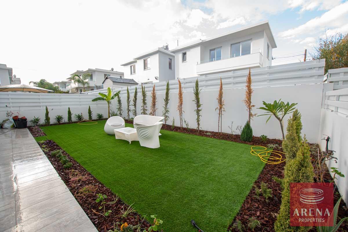 4-VILLA-FOR-RENT-LIVADIA-5473-1