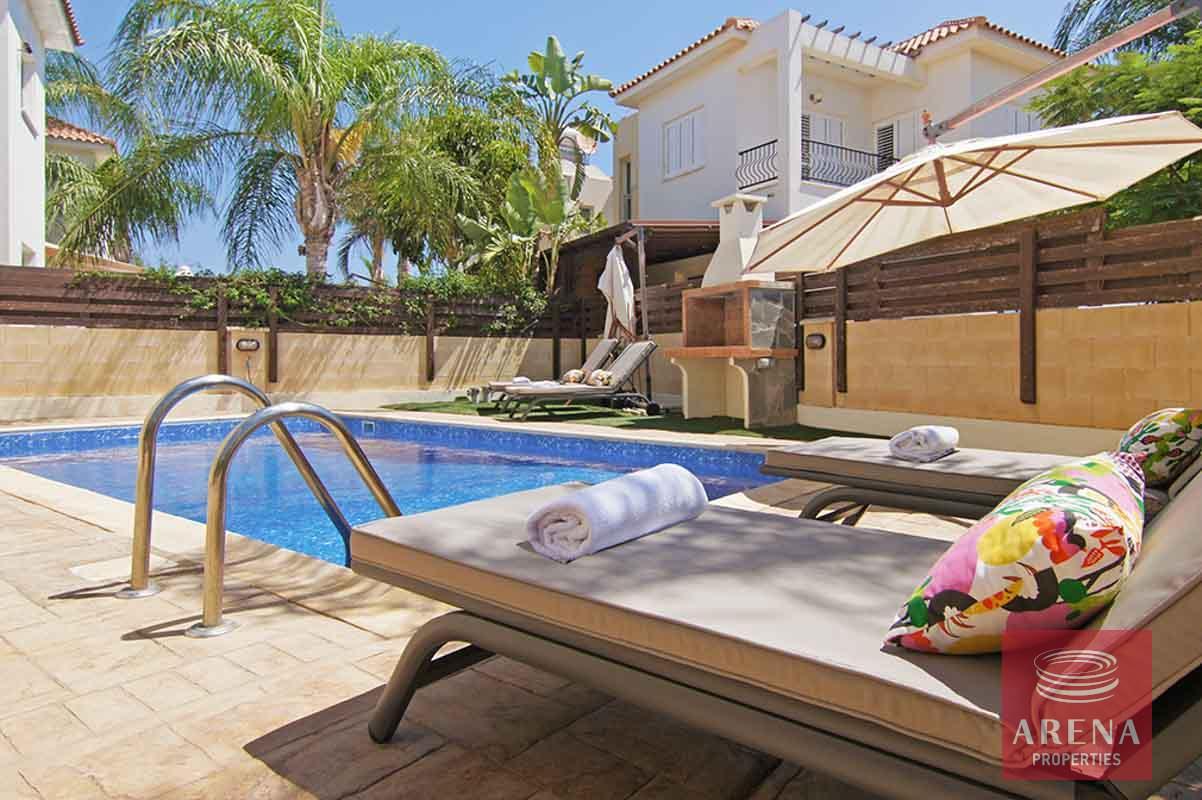 4-VILLA-IN-PERNERA-6565-1