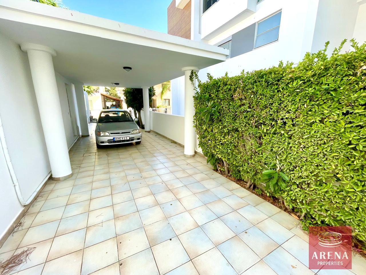 4-VILLA-IN-STROVOLOS-8730
