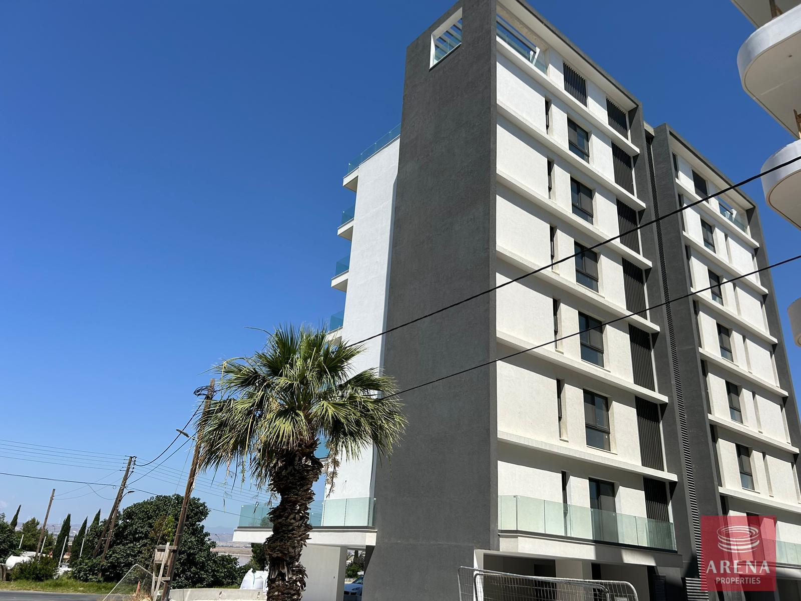 4-apts-in-makenzy-8255-1