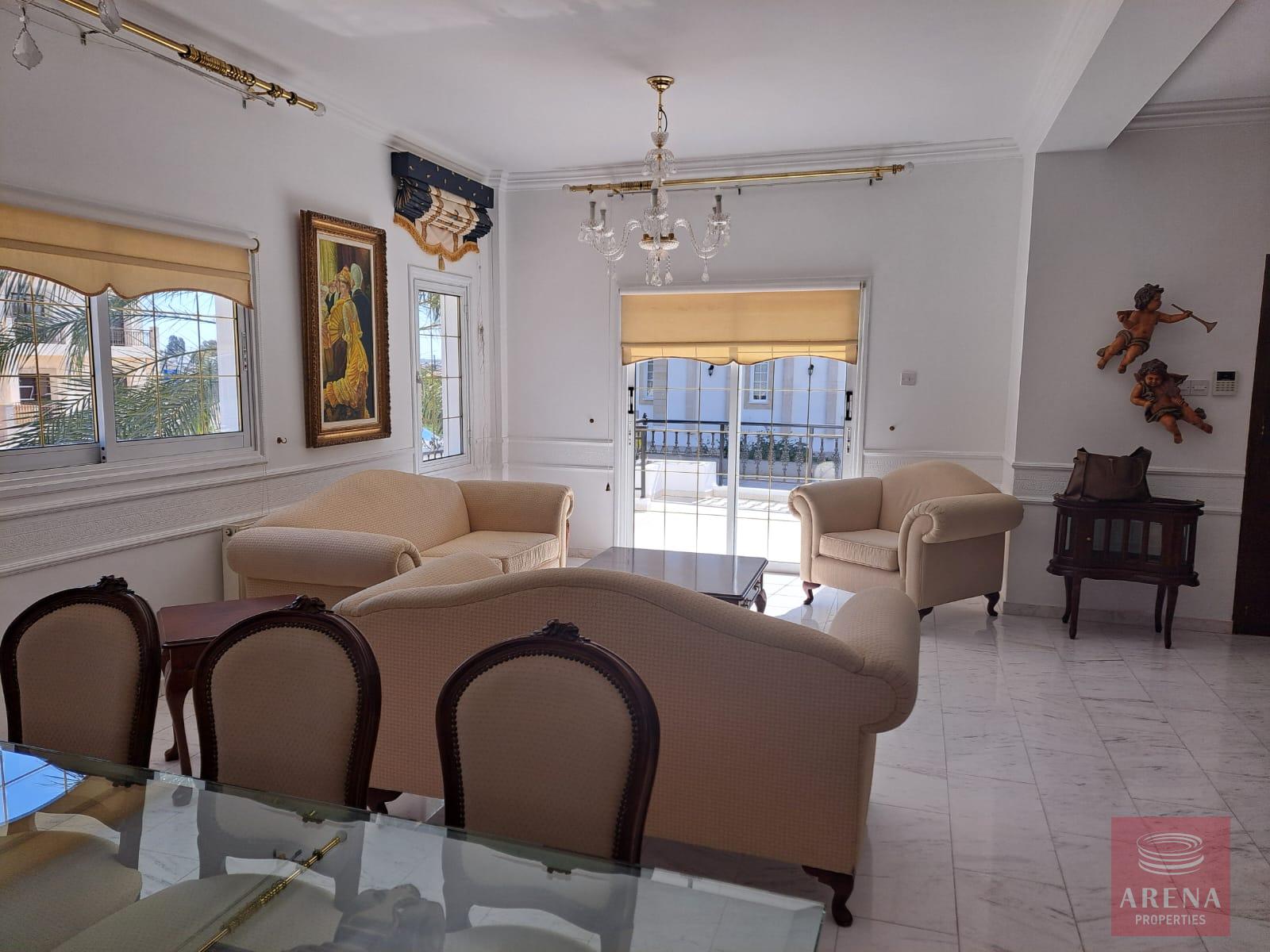 4-bed-house-Klima-Zourides-10