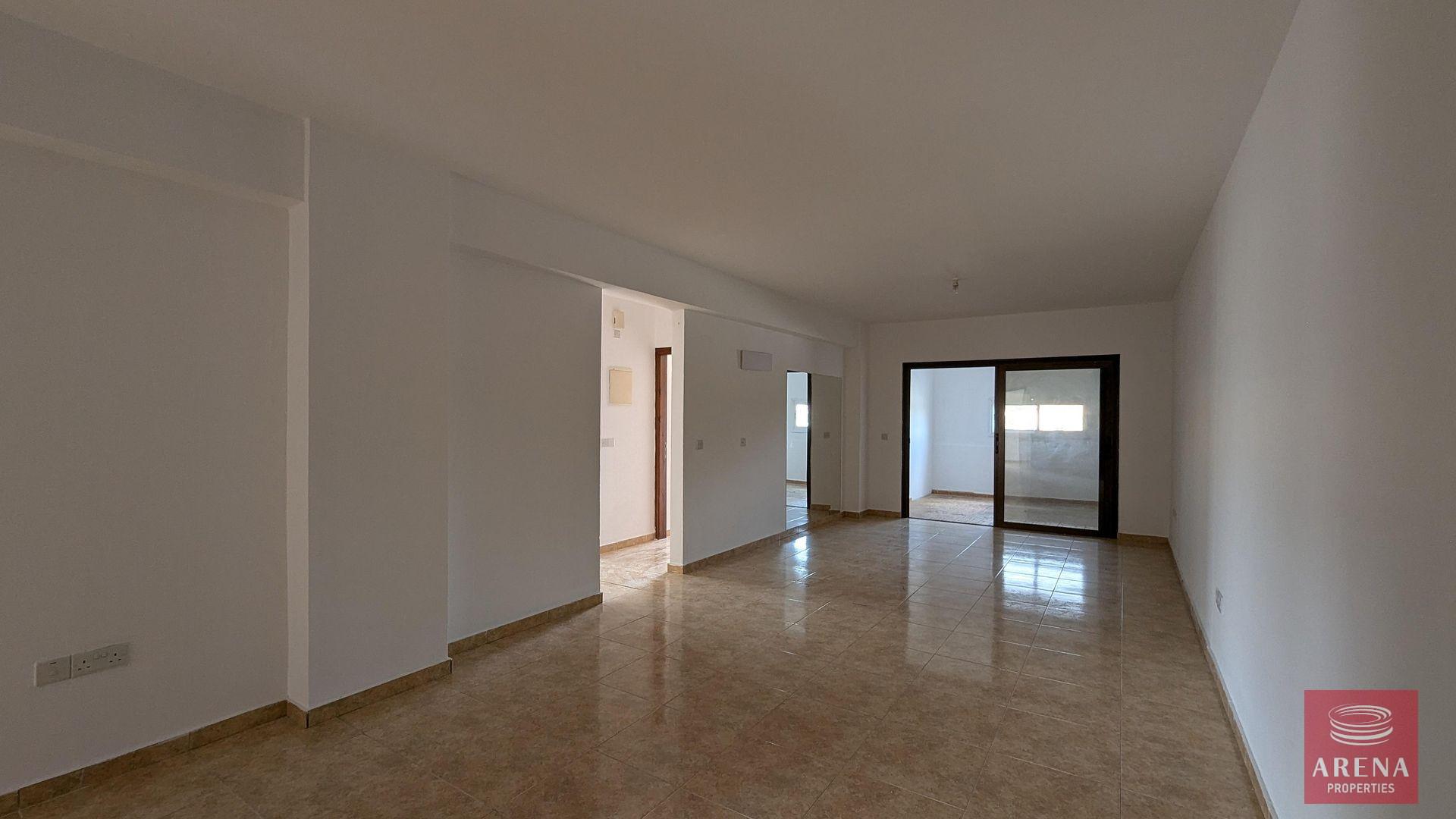 4-building-in-kiti-8884