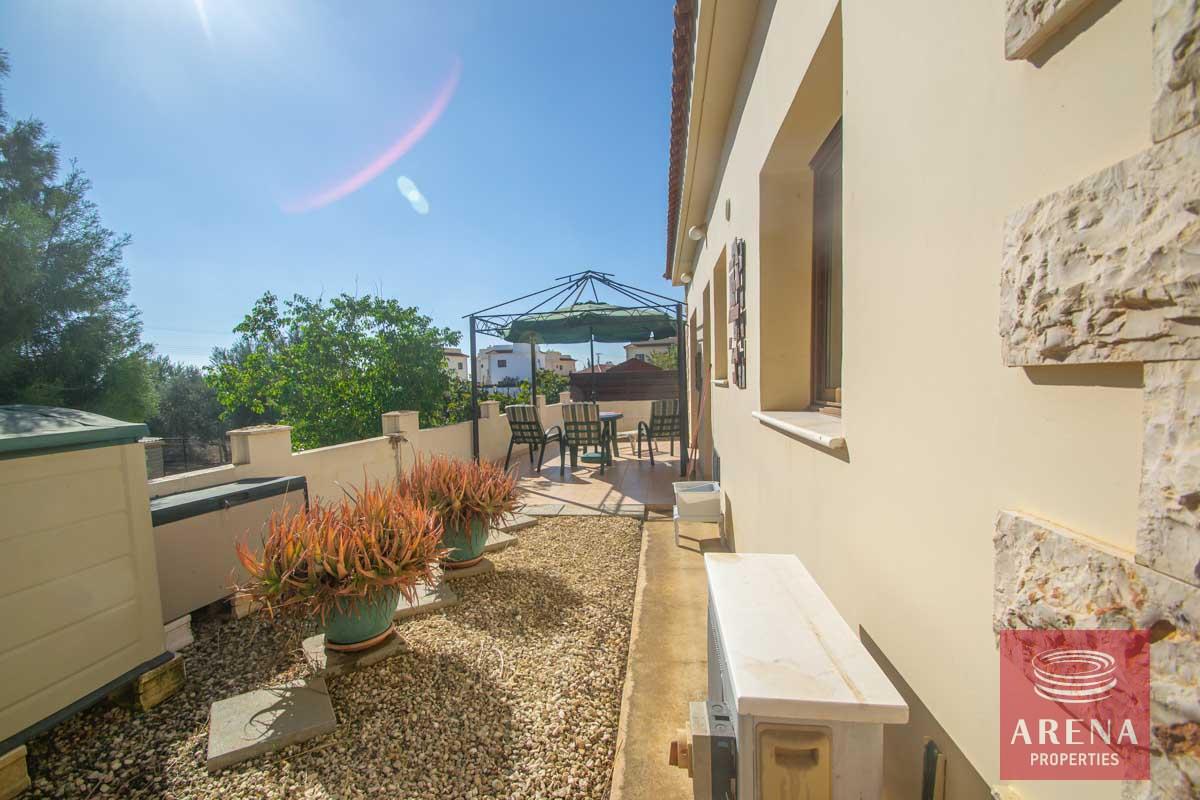 4-bungalow-in-liopetri-2