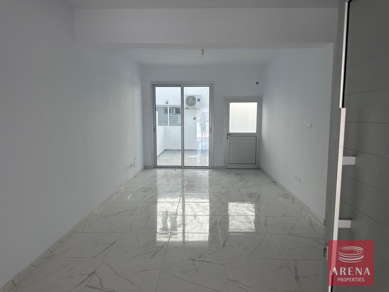 4-ground-floor-apts-in-livadia-6937