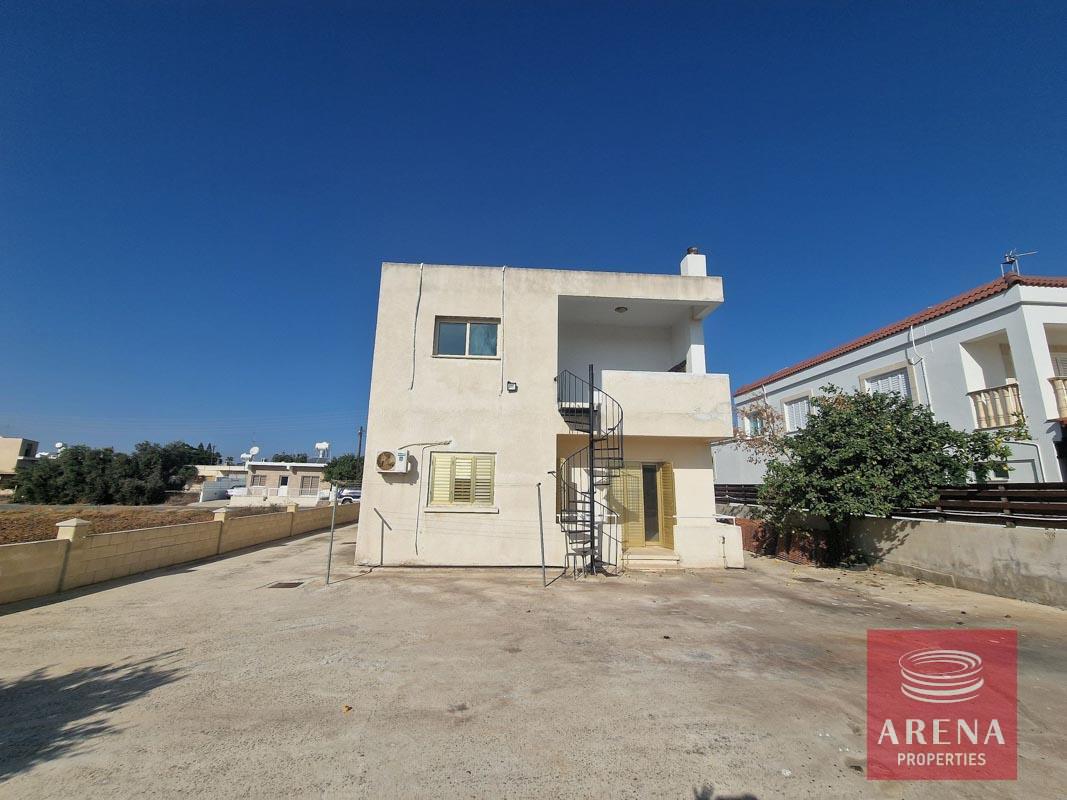 4-house-in-paralimni-8403
