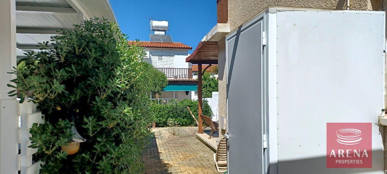 4-semi-det-villa-in-Pervolia-6061-1