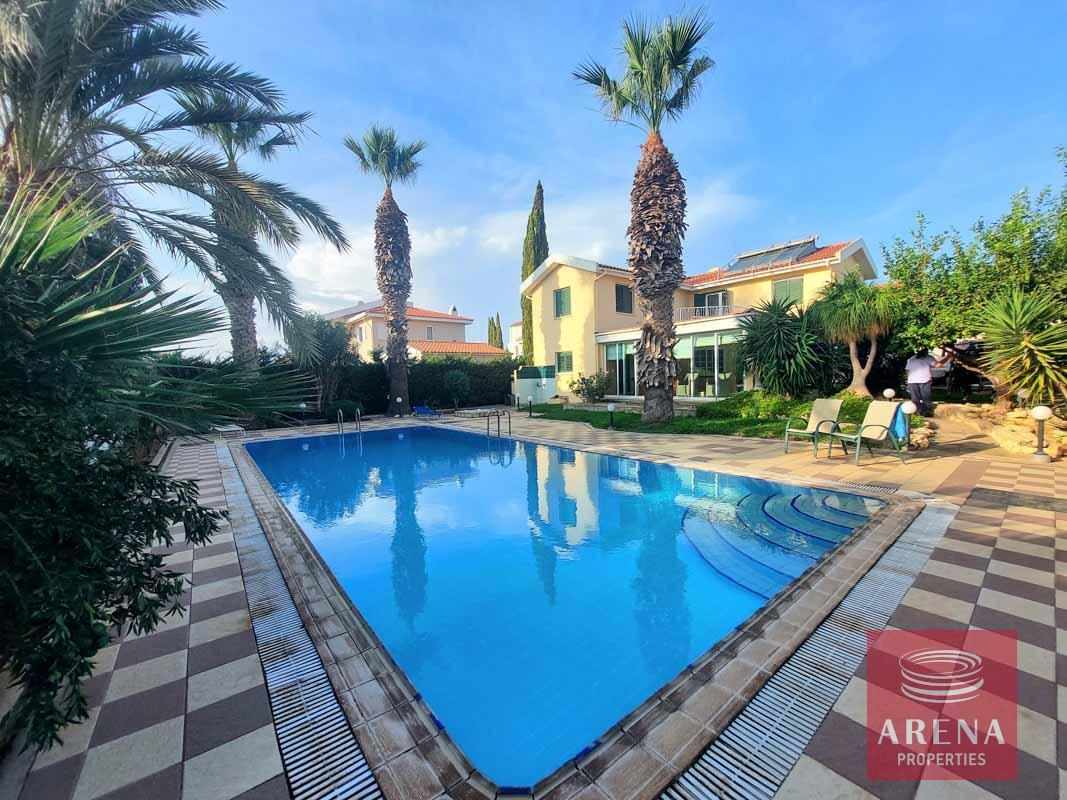 4-villa-in-ayia-triada-8108