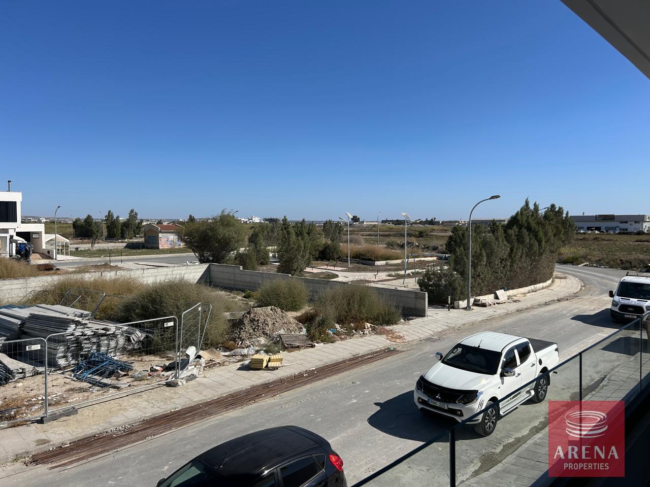 5-1-BED-APT-IN-NEW-MARINA-AREA-8739