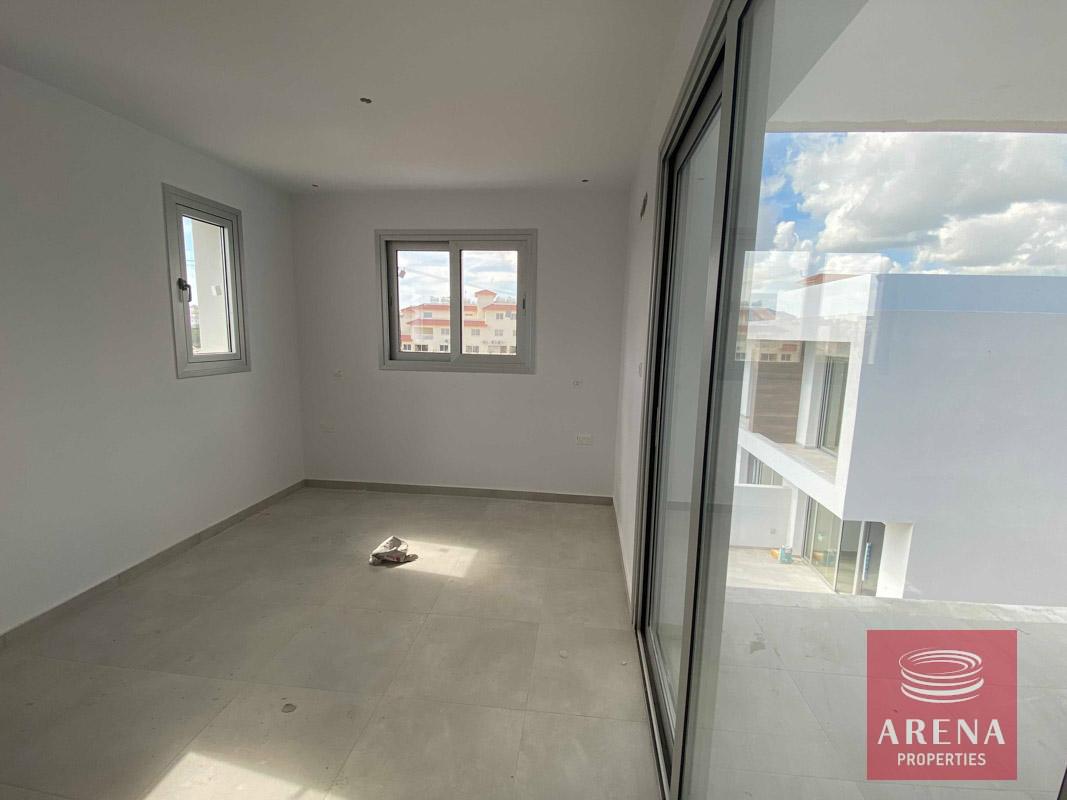 5-2-BED-APT-IN-KAPPARIS-6805