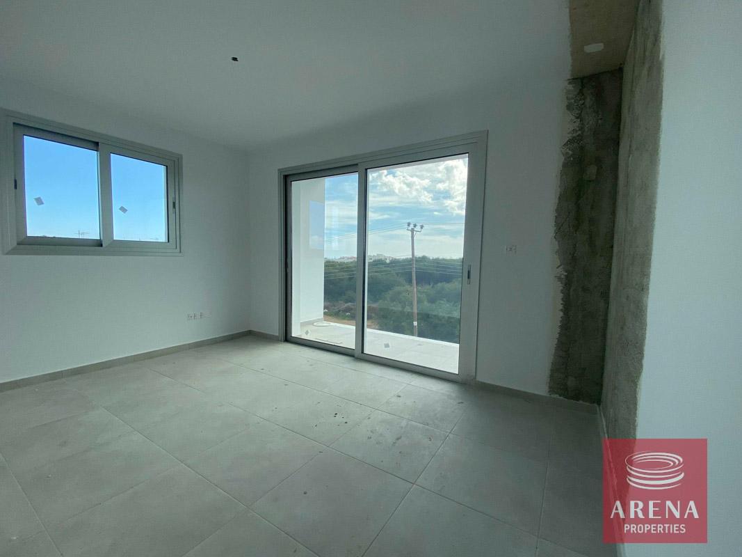 5-2-BED-APT-IN-KAPPARIS-6806