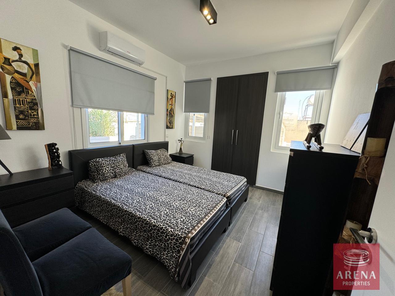 5-2-BED-APT-PARALIMNI-6217