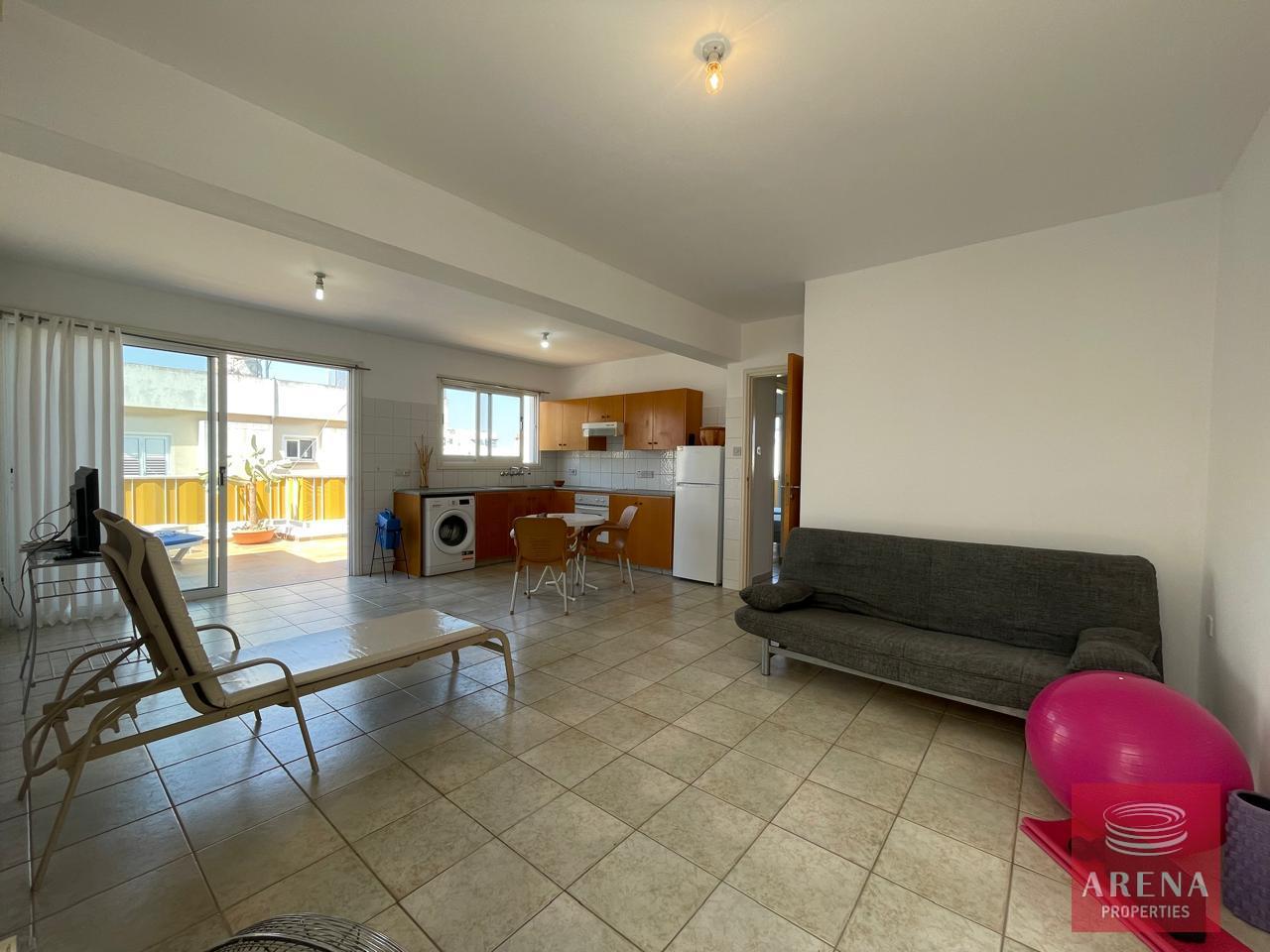 5-2-BED-APT-PARALIMNI-8509