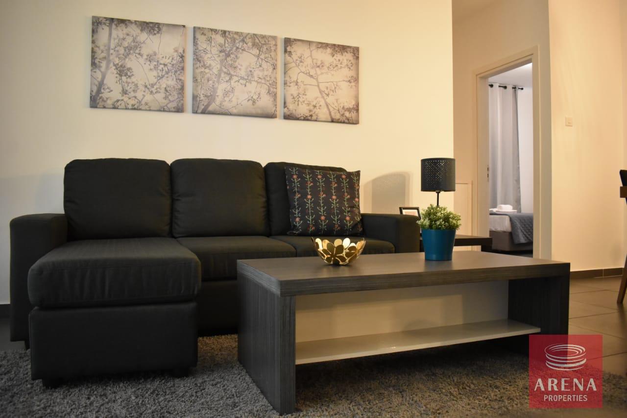 5-2-BED-APT-RENT-KAPAPRIS-9300