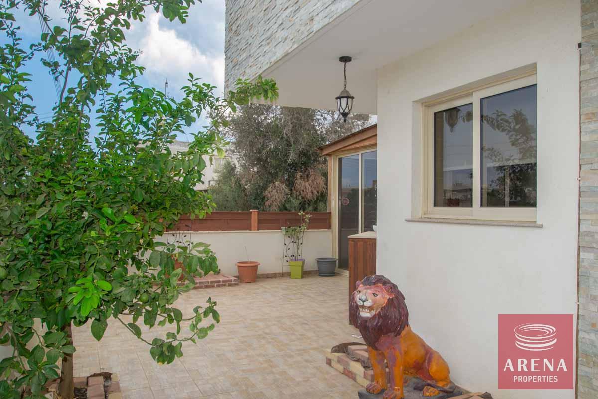 5-3-BED-APT-DERYNIA-5784-1-2