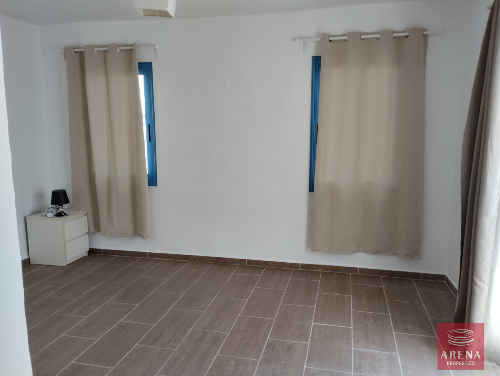 5-3-BED-VILLA-FOR-RENT-IN-DERYNIA-6980