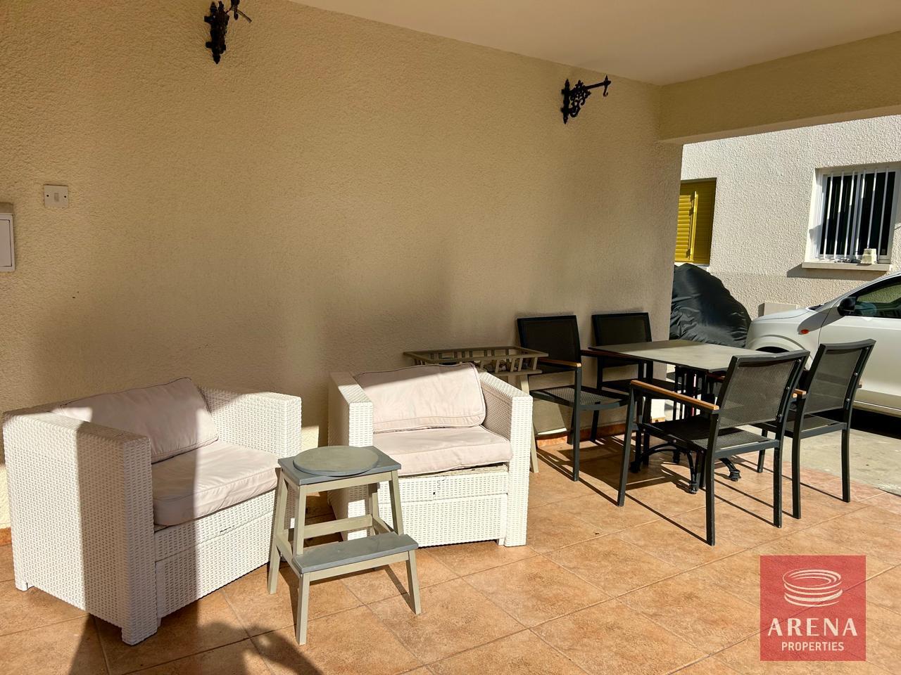 5-3-BED-VILLA-FOR-RENT-IN-PERVOLIA-9085