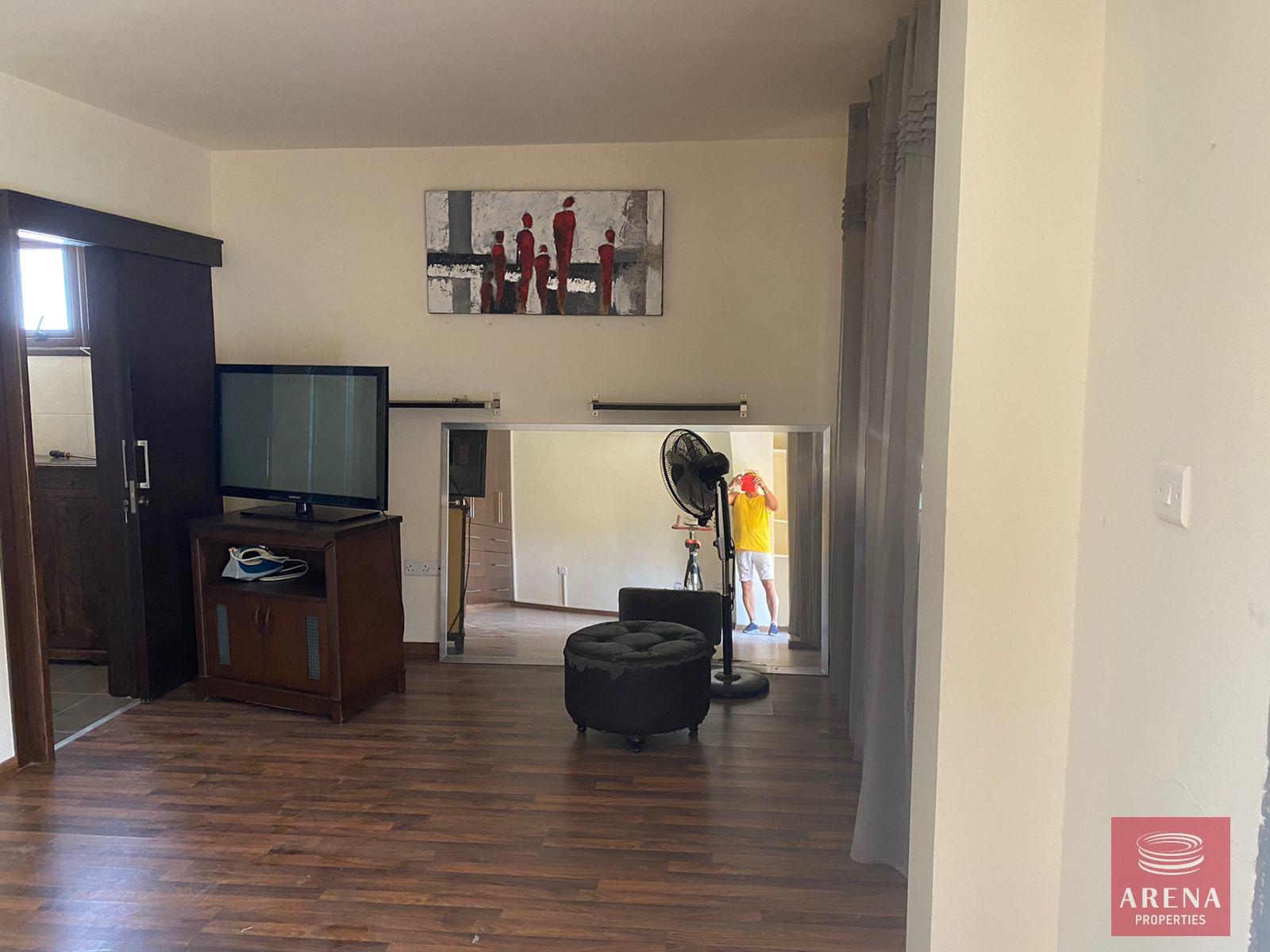 5-3-BED-VILLA-IN-ALETHRIKO-6865