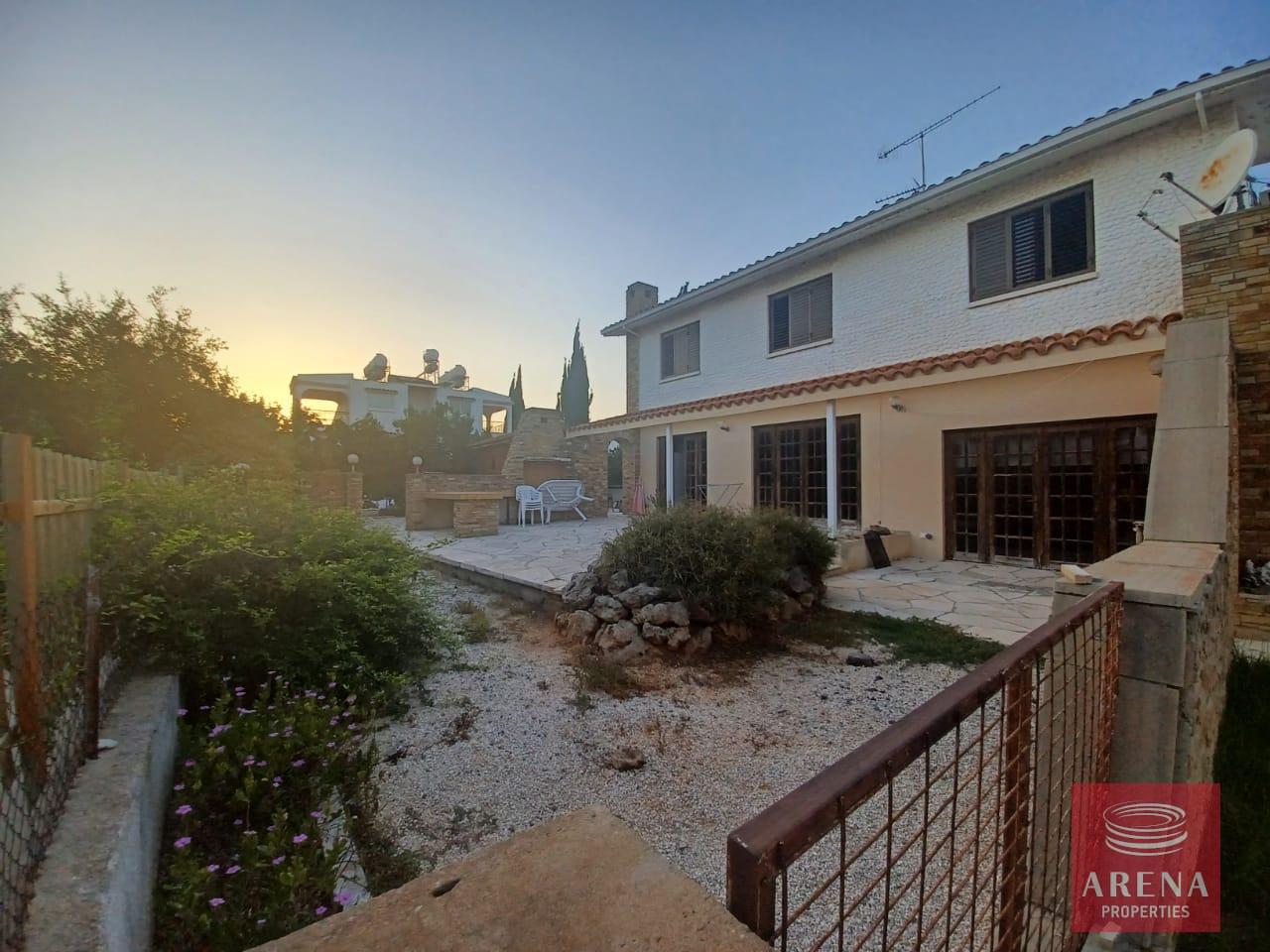 5-3-BED-VILLA-IN-PYLA-7456