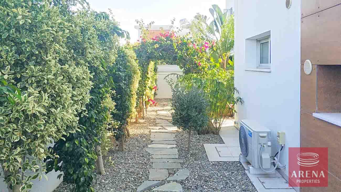 5-3-bed-luxury-villa-for-rent-5924-1