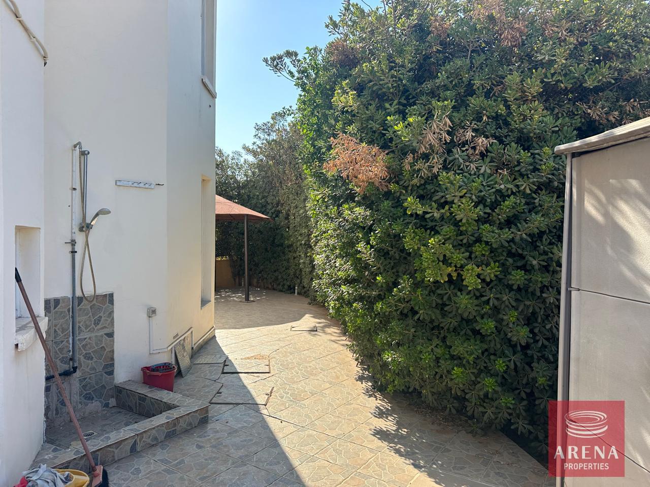 5-3-bed-villa-in-kapparis-for-rent-8432