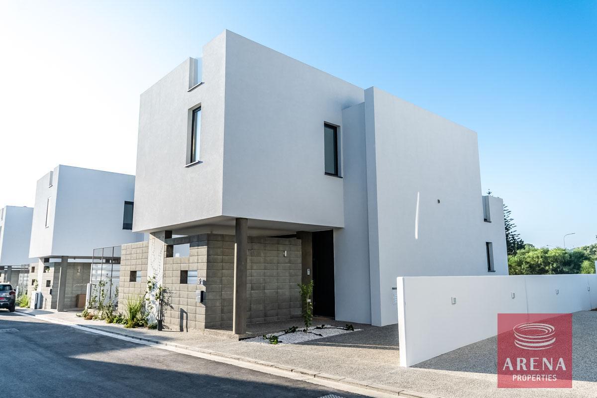 5-3-bed-villa-in-pernera-8111