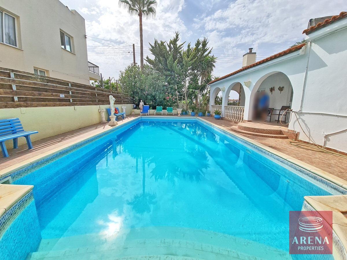 5-4-BED-BUNGALOW-PARALIMNI-8979